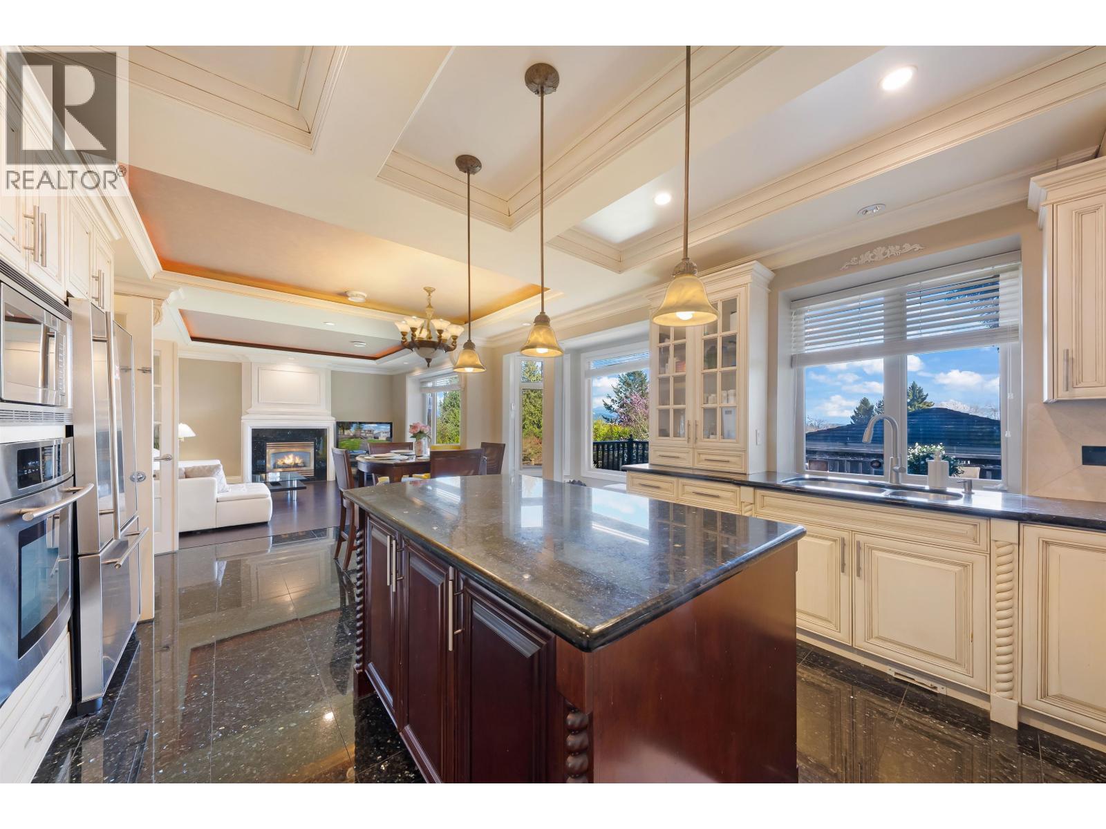 6166 Denbigh Avenue, Burnaby, British Columbia  V5H 3R5 - Photo 9 - R3102303