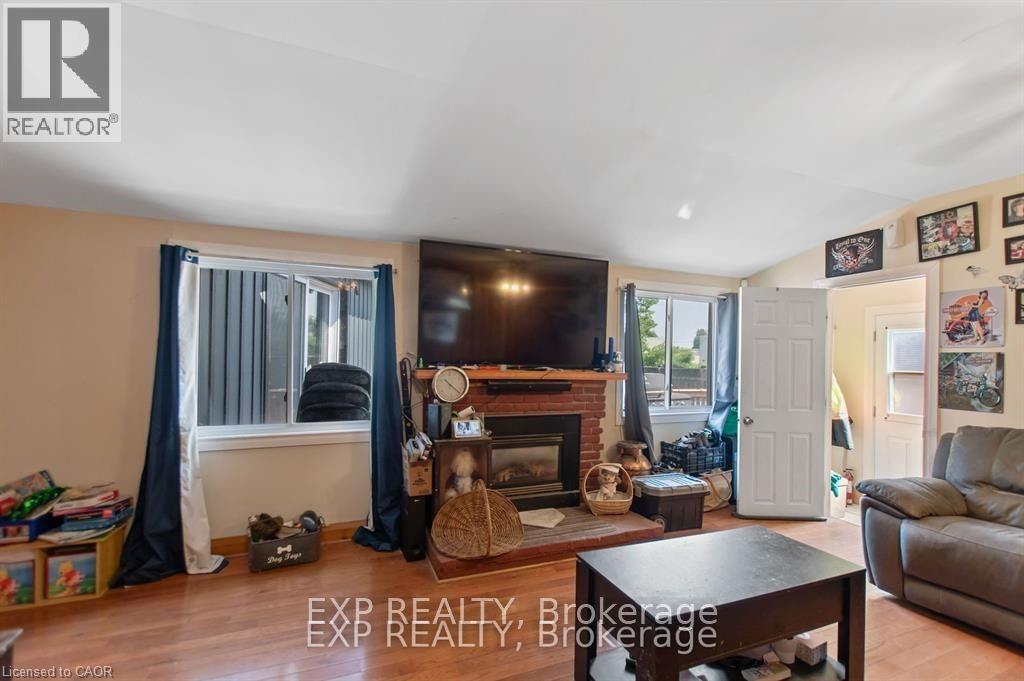 21 Lincoln Avenue, St. Catharines, Ontario  L2P 2C7 - Photo 12 - 40814452