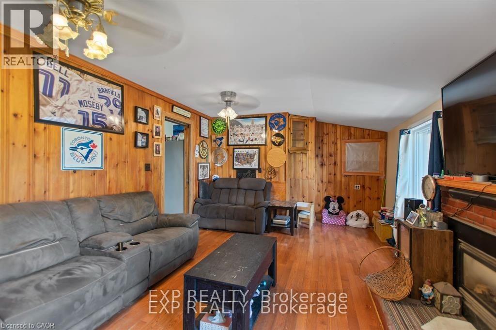 21 Lincoln Avenue, St. Catharines, Ontario  L2P 2C7 - Photo 10 - 40814452