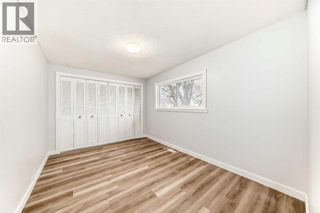 307 Huntridge Road NE, Calgary, Alberta  T2K 4B8 - Photo 25 - A2272014