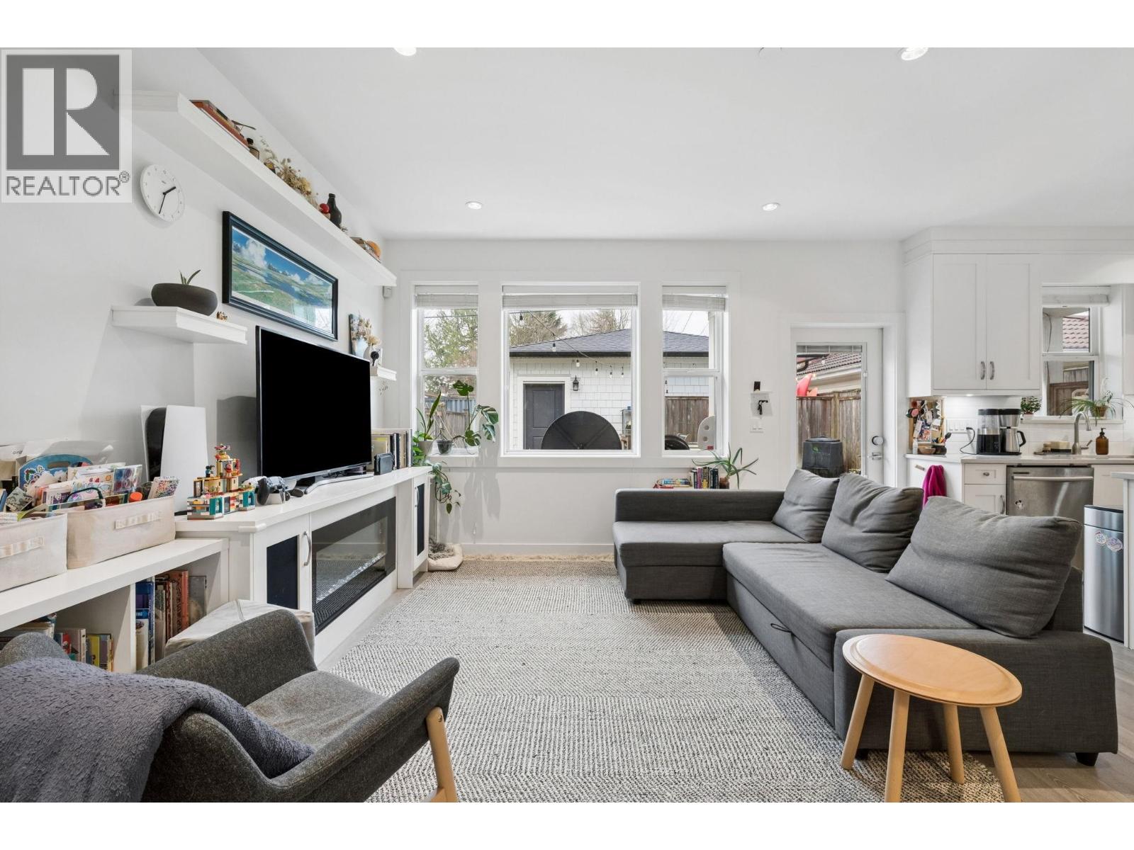 4382 Perry Street, Vancouver, British Columbia  V5N 3X5 - Photo 6 - R3103664