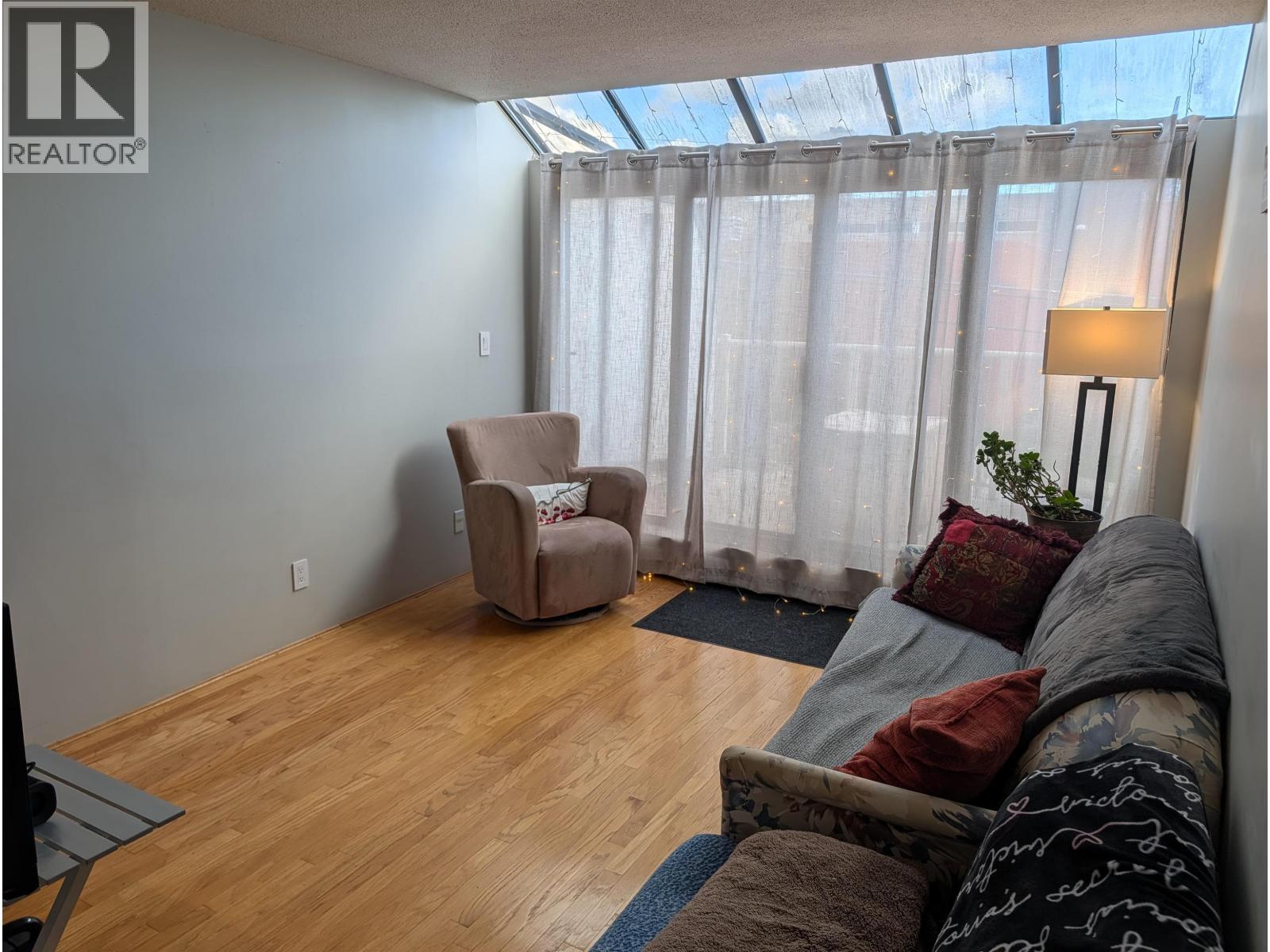 114 812 Milton Street, New Westminster, British Columbia  V3M 1N2 - Photo 3 - R3088520