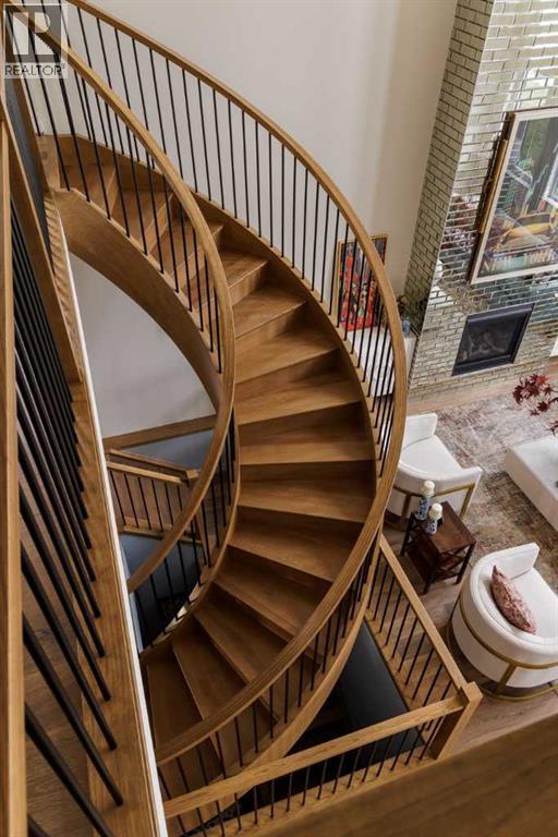 356 Greenwich Drive NW, Calgary, Alberta  T3B 6P4 - Photo 4 - A2296232