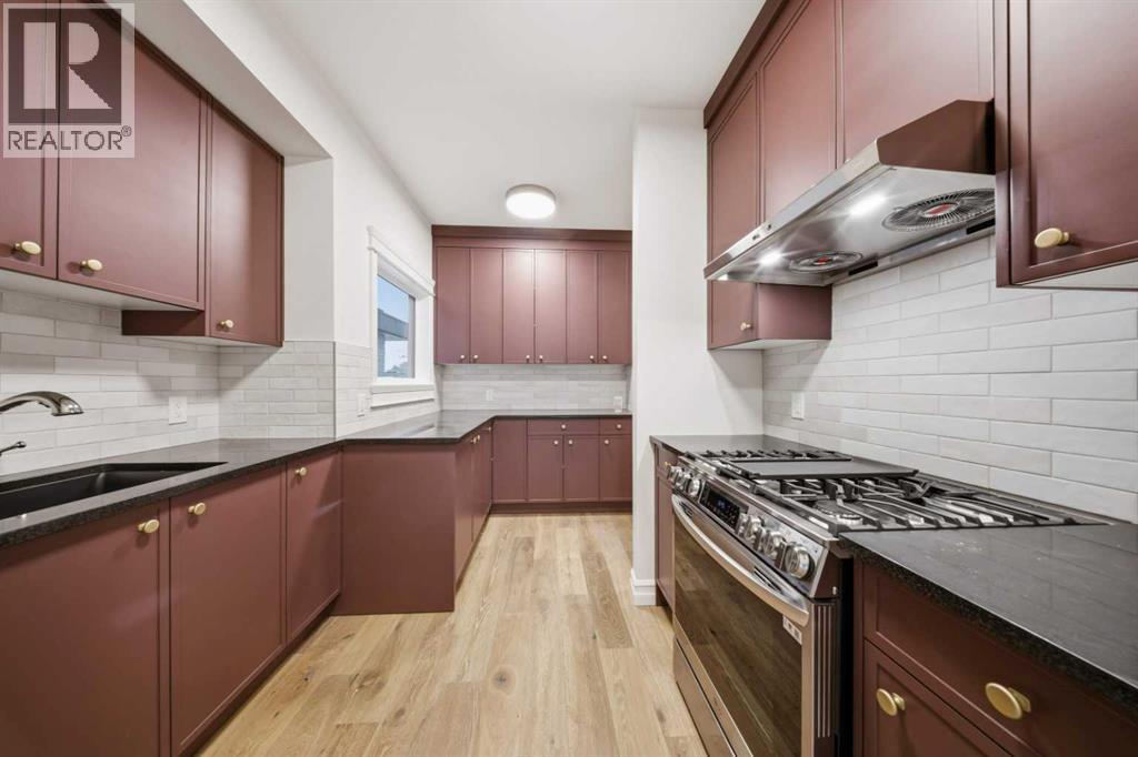 356 Greenwich Drive NW, Calgary, Alberta  T3B 6P4 - Photo 17 - A2296232