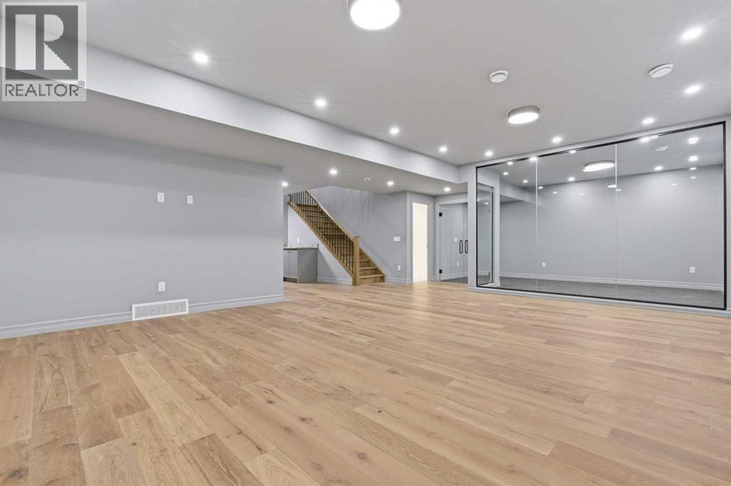 356 Greenwich Drive NW, Calgary, Alberta  T3B 6P4 - Photo 34 - A2296232