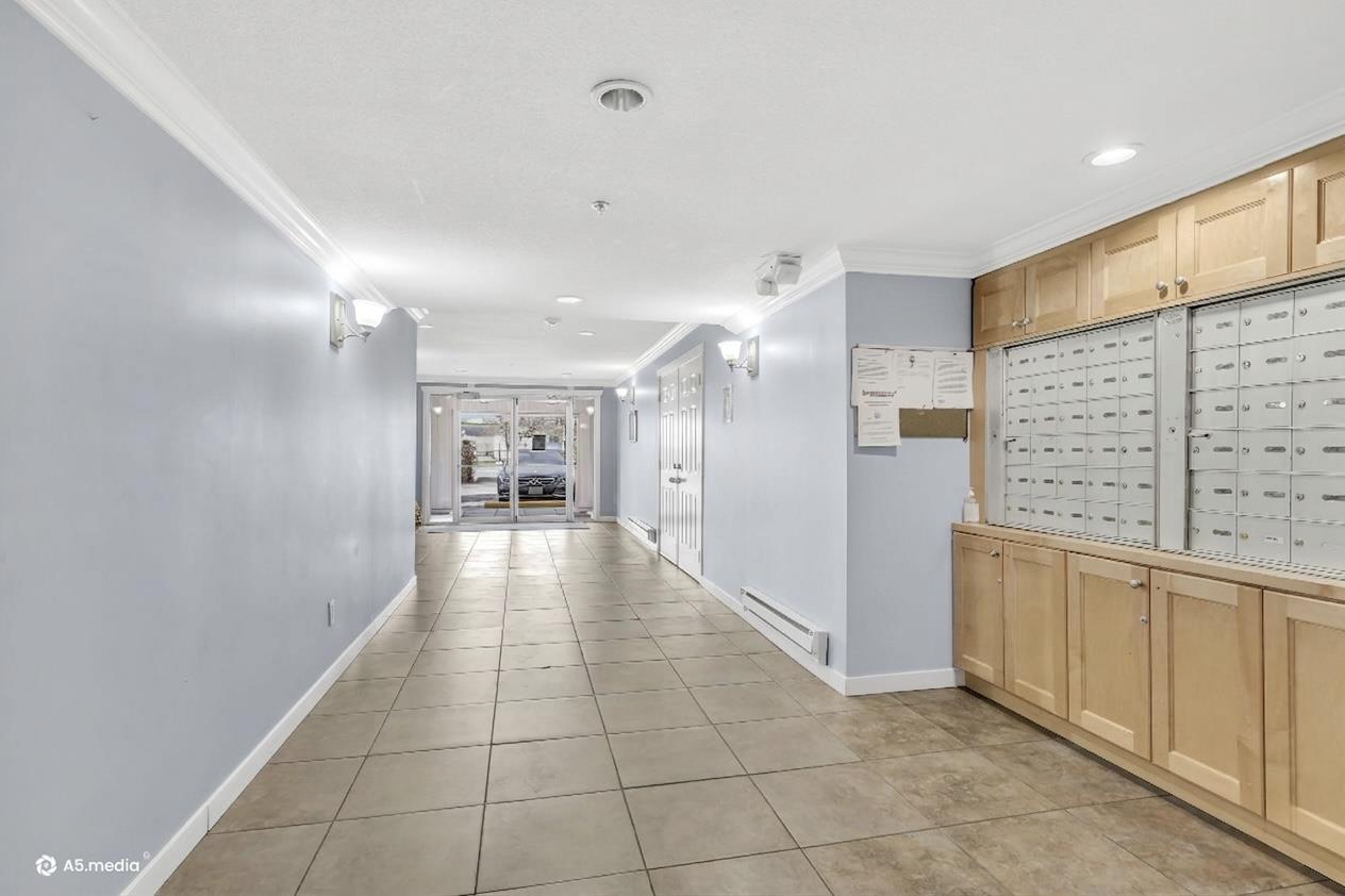 315 6960 120 Street, Surrey, British Columbia V3W 1V4 - Photo 3 - R3103251