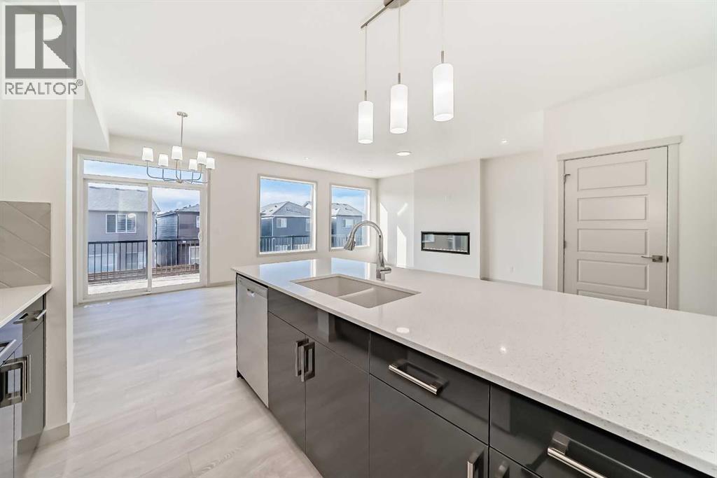 31 Lucas Passage Nw, Calgary, Alberta  T3P 1Z4 - Photo 5 - A2283547