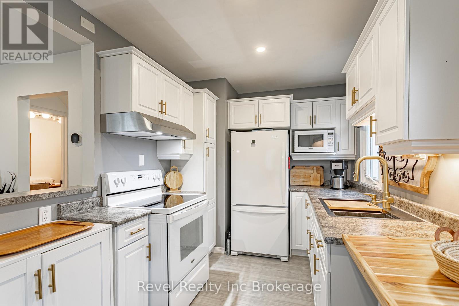 72 Bayswater Street, Woodstock, Ontario  N4S 5K3 - Photo 6 - X12922372