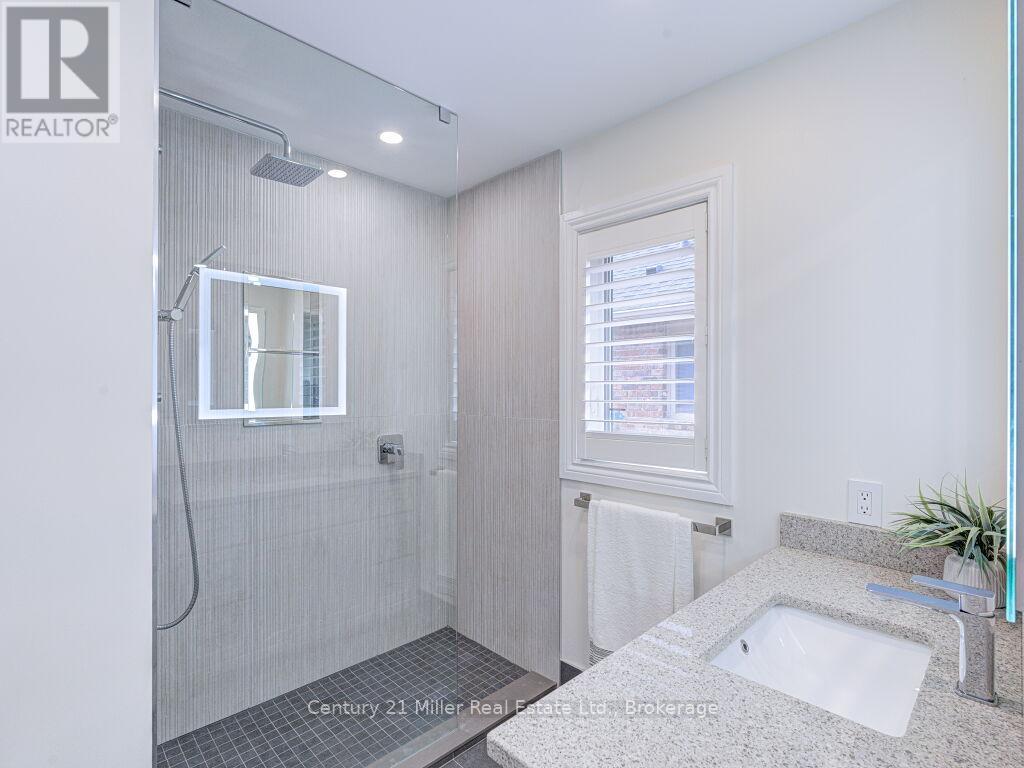 2128 Arbourview Drive, Oakville, Ontario  L6M 3N9 - Photo 38 - W12922374