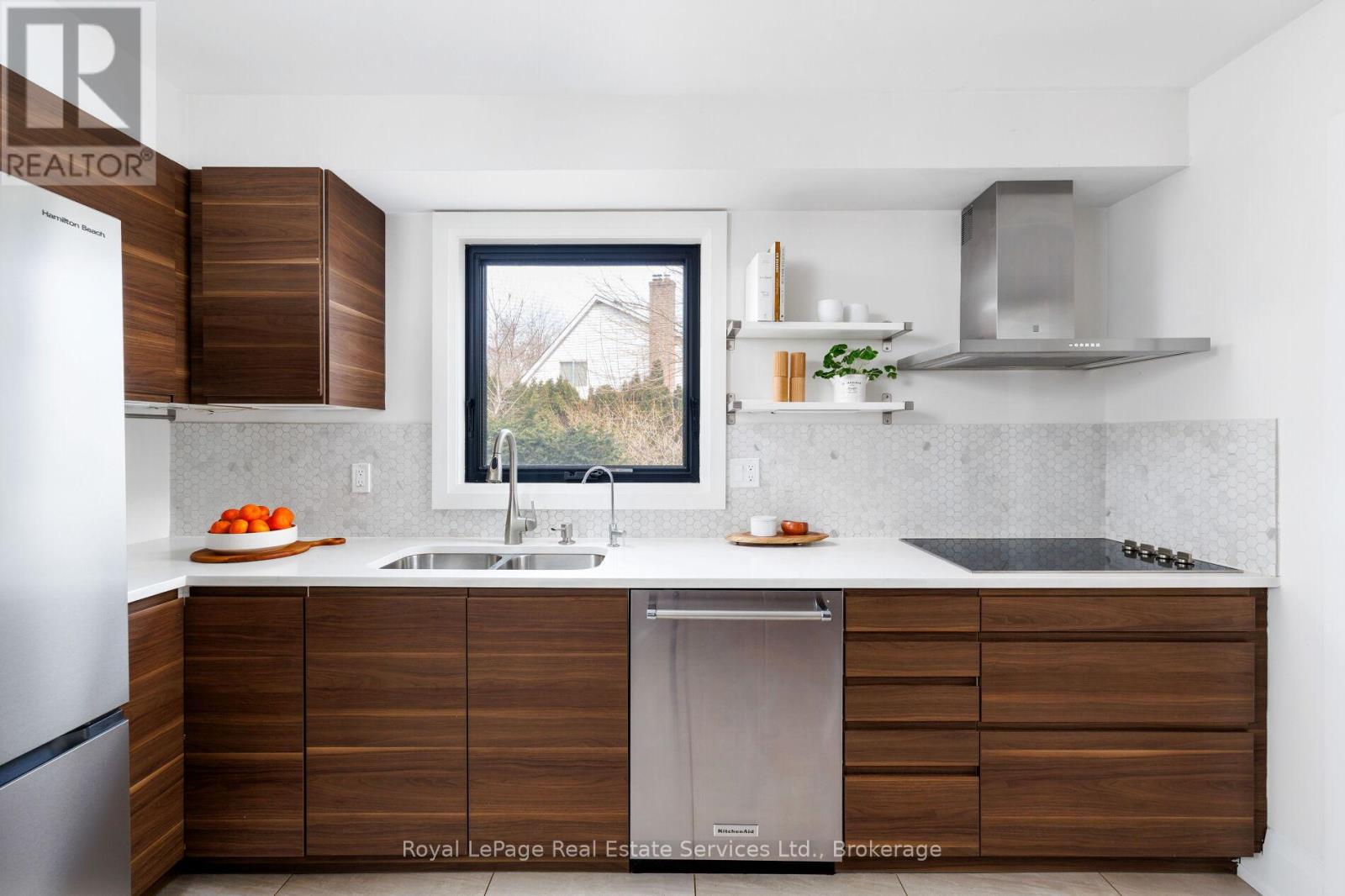 181 Chalmers Street, Oakville, Ontario  L6L 5R7 - Photo 14 - W12922388