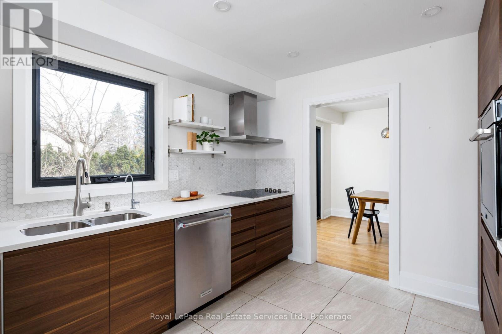 181 Chalmers Street, Oakville, Ontario  L6L 5R7 - Photo 15 - W12922388