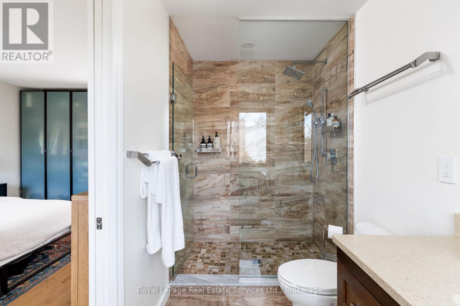 181 Chalmers Street, Oakville, Ontario  L6L 5R7 - Photo 25 - W12922388