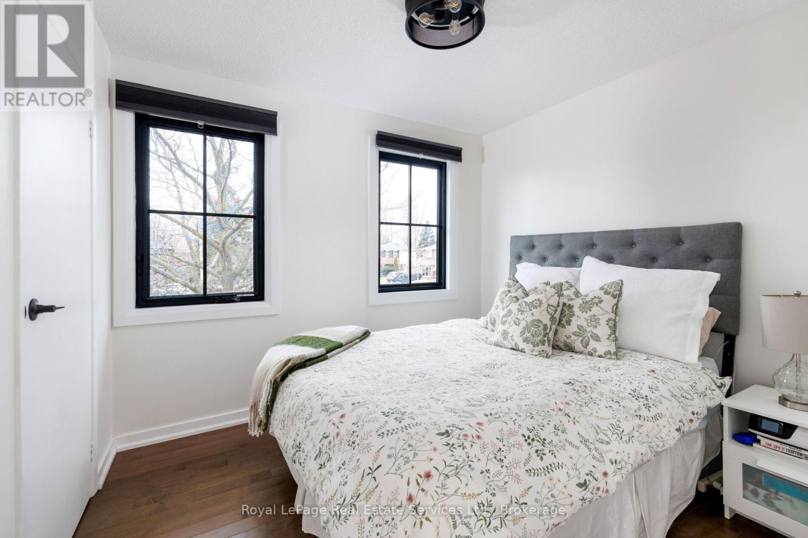 181 Chalmers Street, Oakville, Ontario  L6L 5R7 - Photo 29 - W12922388