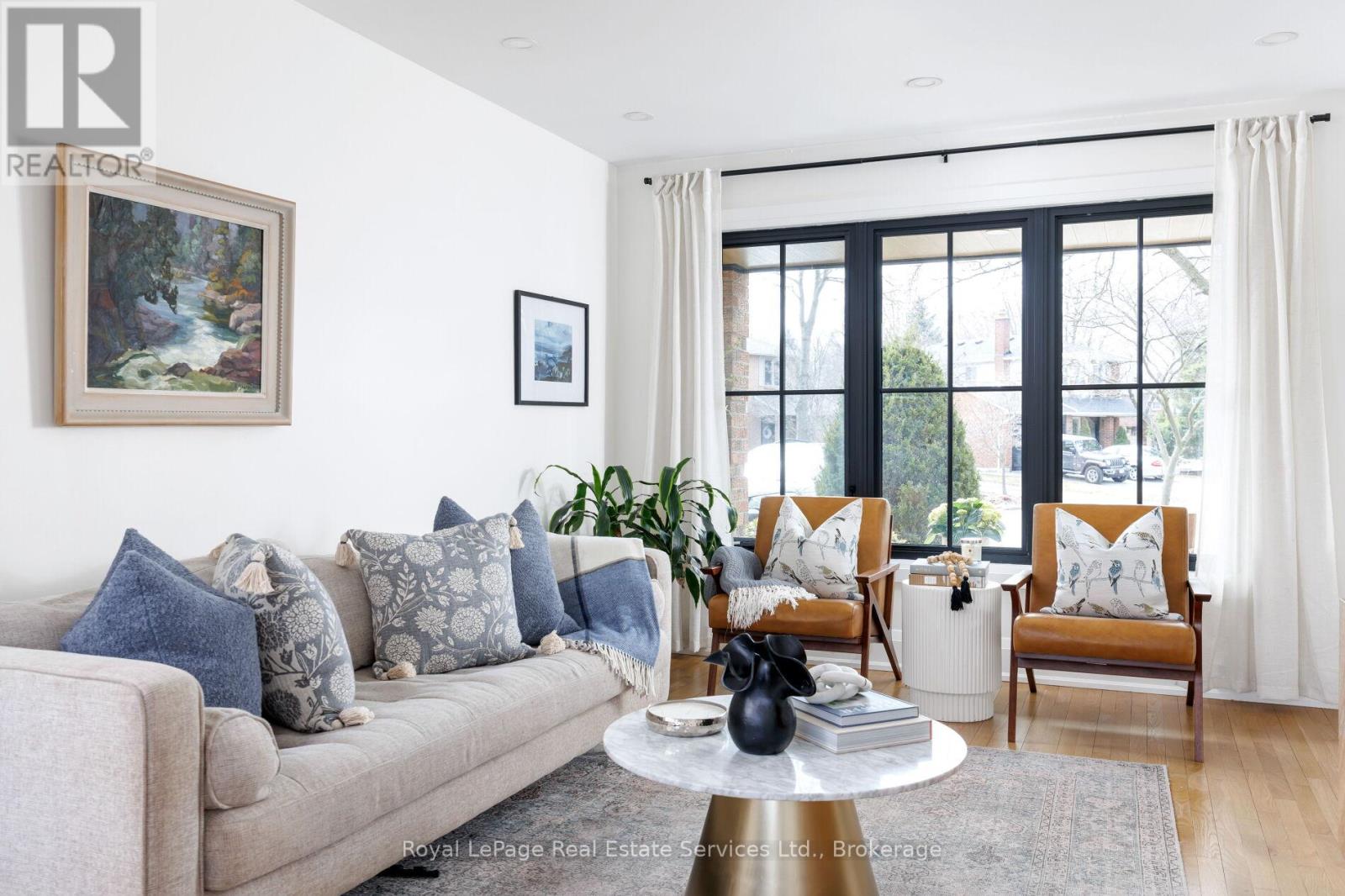 181 Chalmers Street, Oakville, Ontario  L6L 5R7 - Photo 7 - W12922388