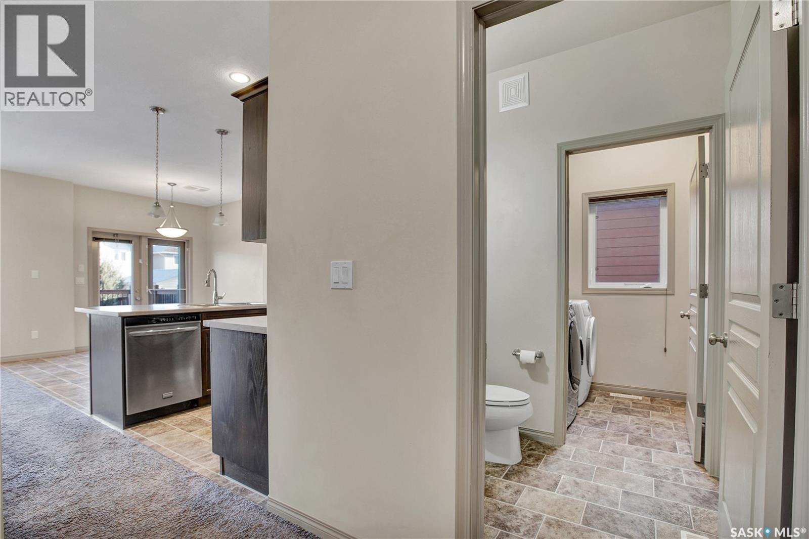 211 Mcbeth Crescent, Saskatoon, Saskatchewan  S7T 0K5 - Photo 4 - SK031174