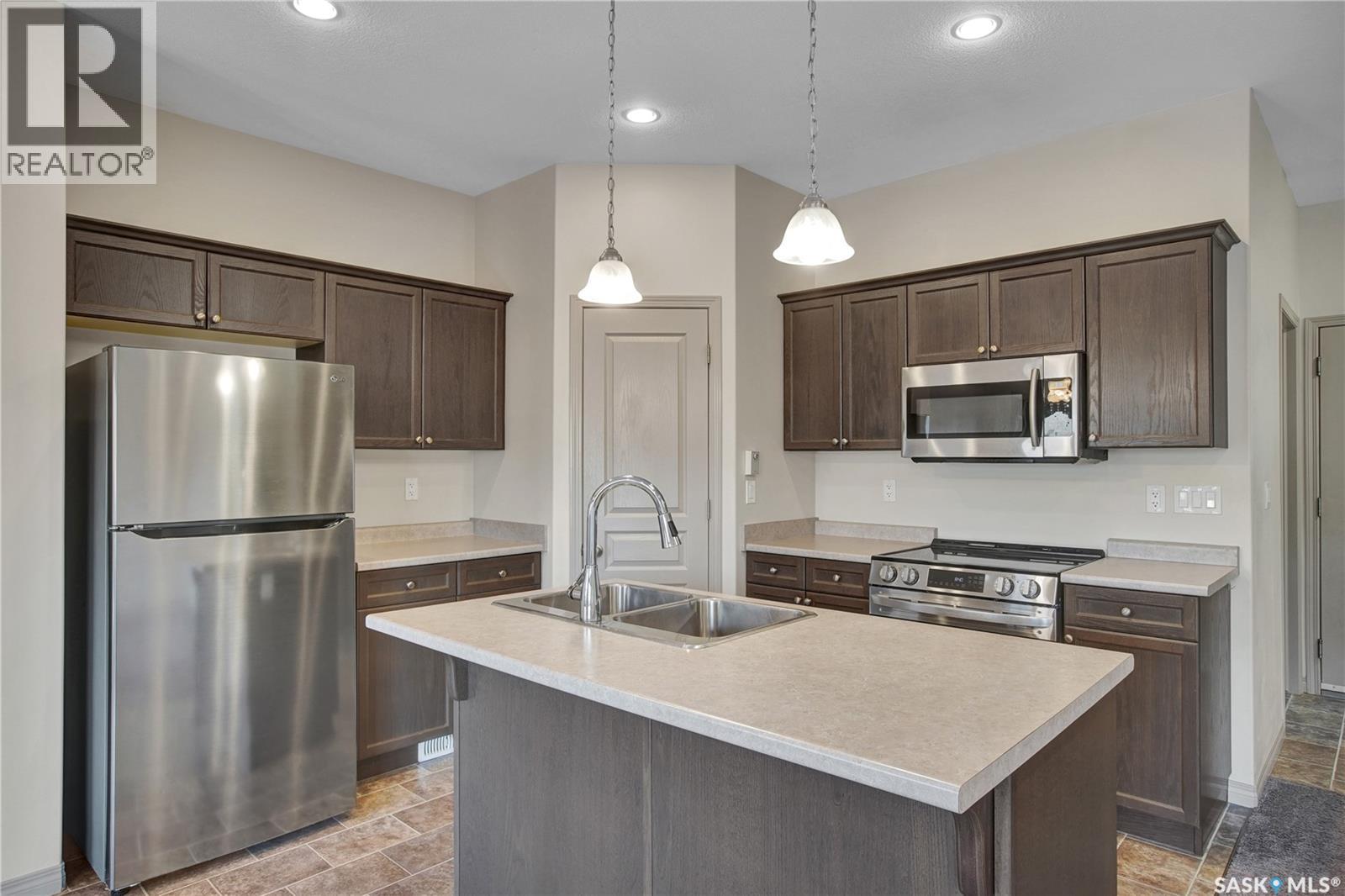 211 Mcbeth Crescent, Saskatoon, Saskatchewan  S7T 0K5 - Photo 9 - SK031174