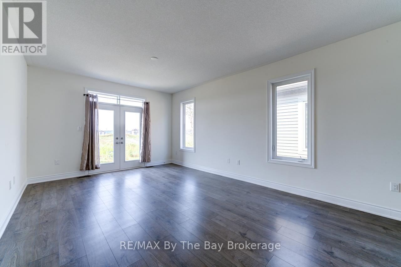 15 Union Boulevard, Wasaga Beach, Ontario  L9Z 0M6 - Photo 14 - S12922394