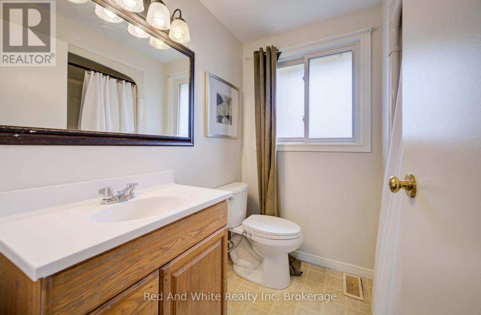 43 Ferguson Avenue, Cambridge, Ontario  N1R 6E9 - Photo 15 - X12922350