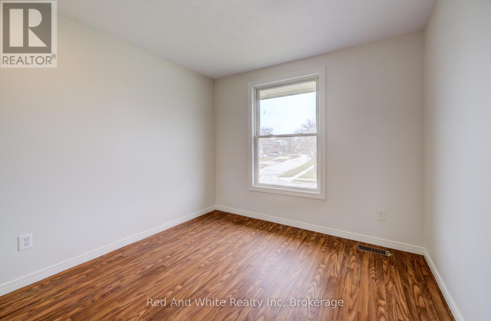 43 Ferguson Avenue, Cambridge, Ontario  N1R 6E9 - Photo 17 - X12922350