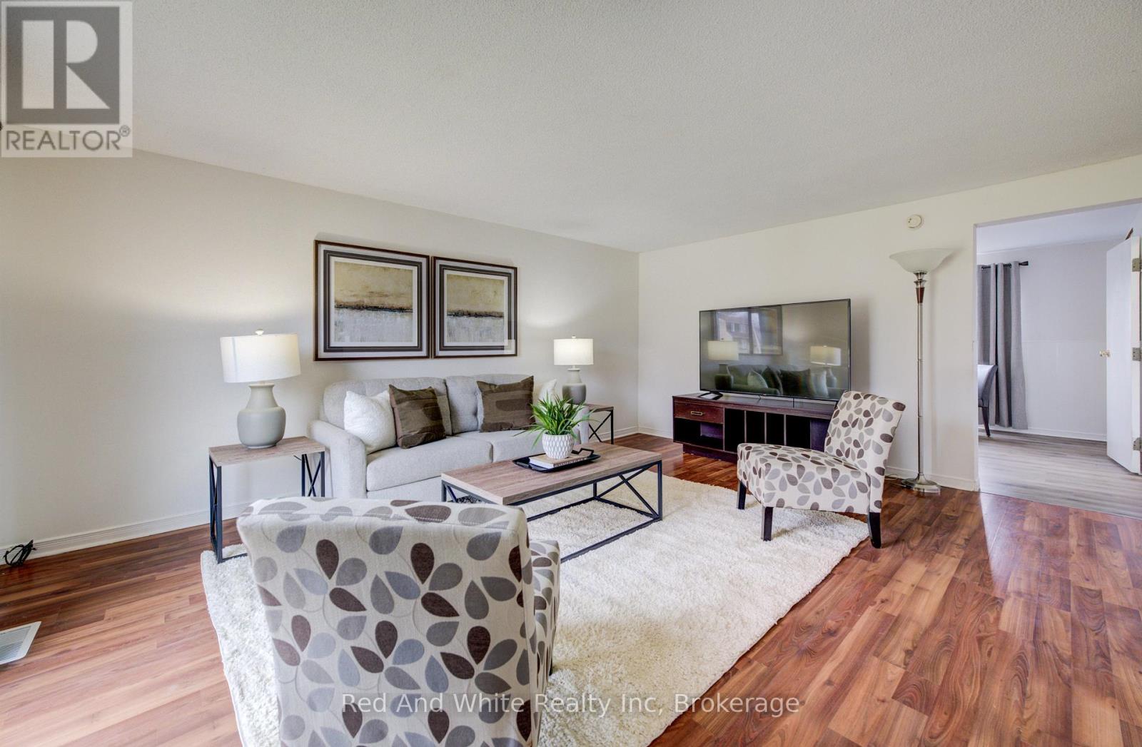 43 Ferguson Avenue, Cambridge, Ontario  N1R 6E9 - Photo 2 - X12922350