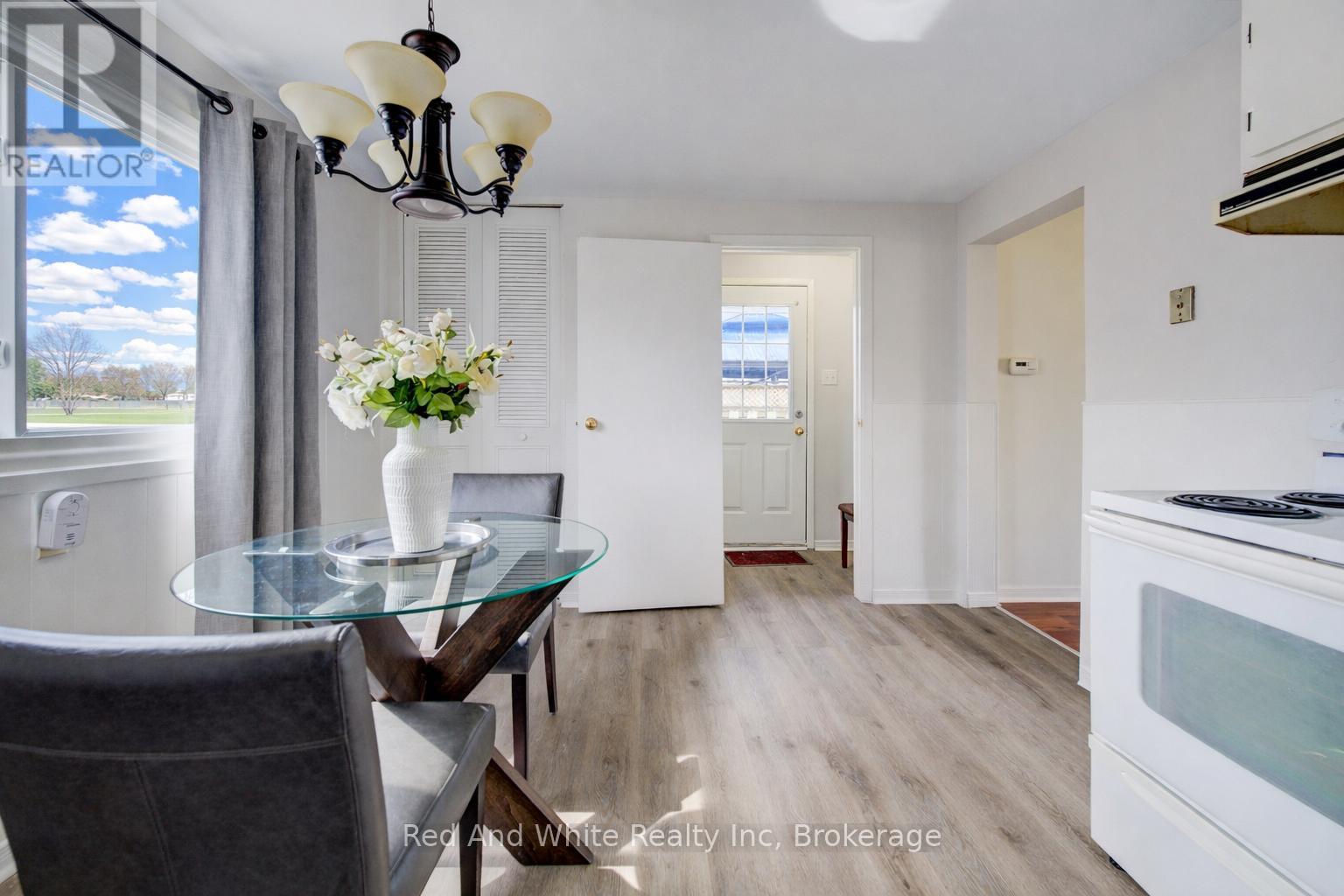 43 Ferguson Avenue, Cambridge, Ontario  N1R 6E9 - Photo 9 - X12922350