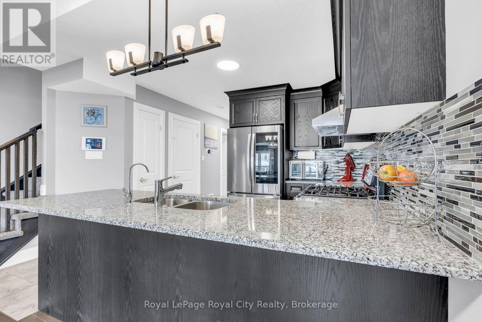 181 Halls Drive, Centre Wellington (Elora/salem), Ontario  N0B 1S0 - Photo 16 - X12922382