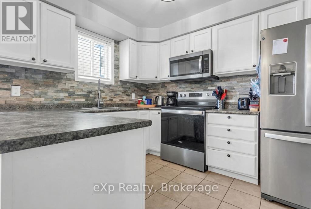 20 Trillium Drive, Tillsonburg, Ontario  N4G 5T9 - Photo 4 - X12922392