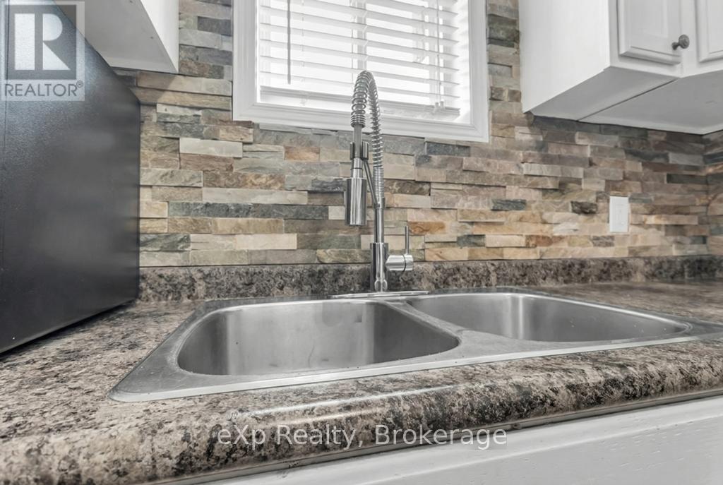 20 Trillium Drive, Tillsonburg, Ontario  N4G 5T9 - Photo 5 - X12922392