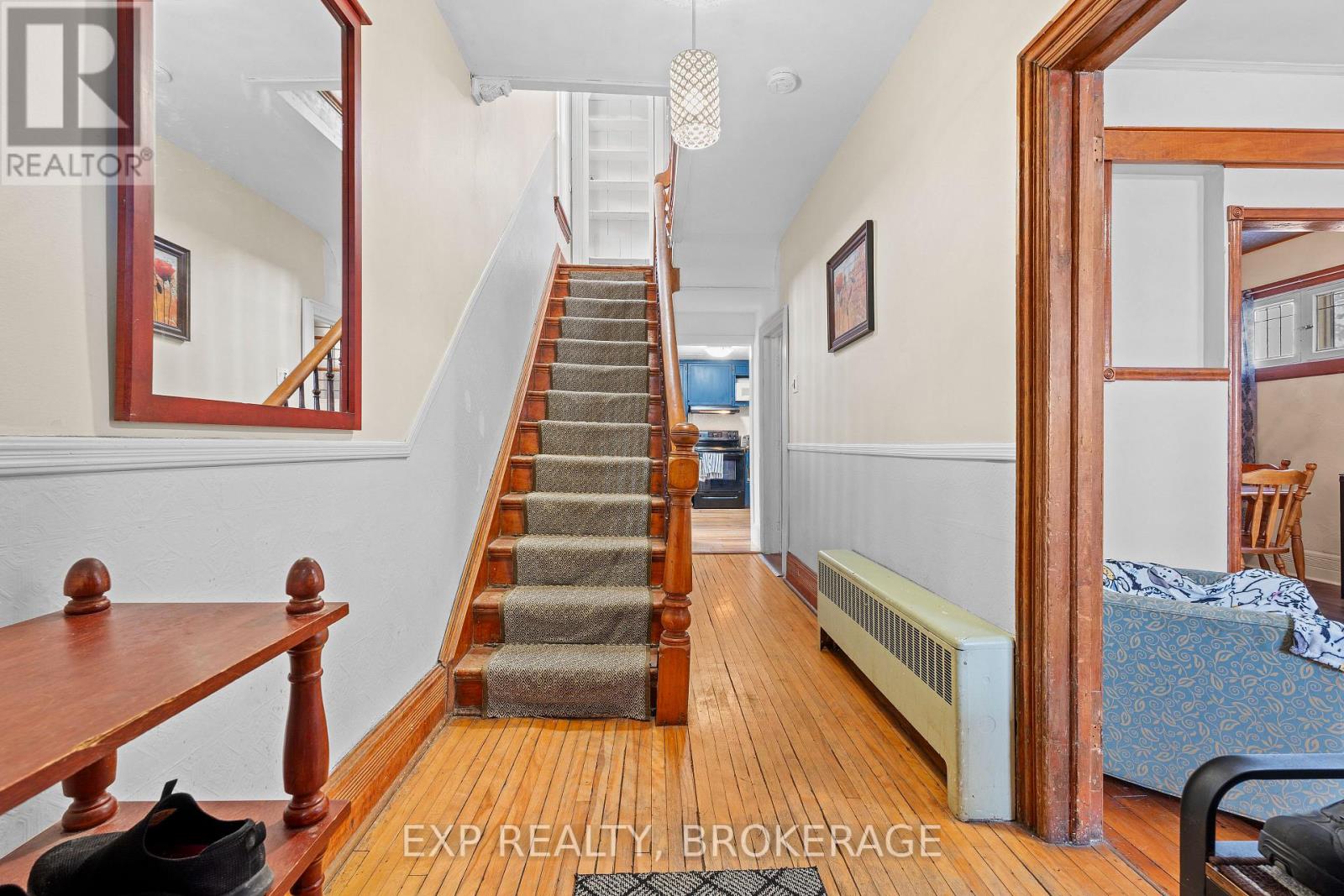 212 Rideau Street, Kingston, Ontario  K7K 3A4 - Photo 3 - X12922354