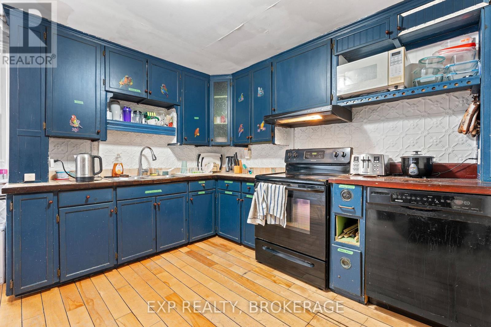 212 Rideau Street, Kingston, Ontario  K7K 3A4 - Photo 9 - X12922354