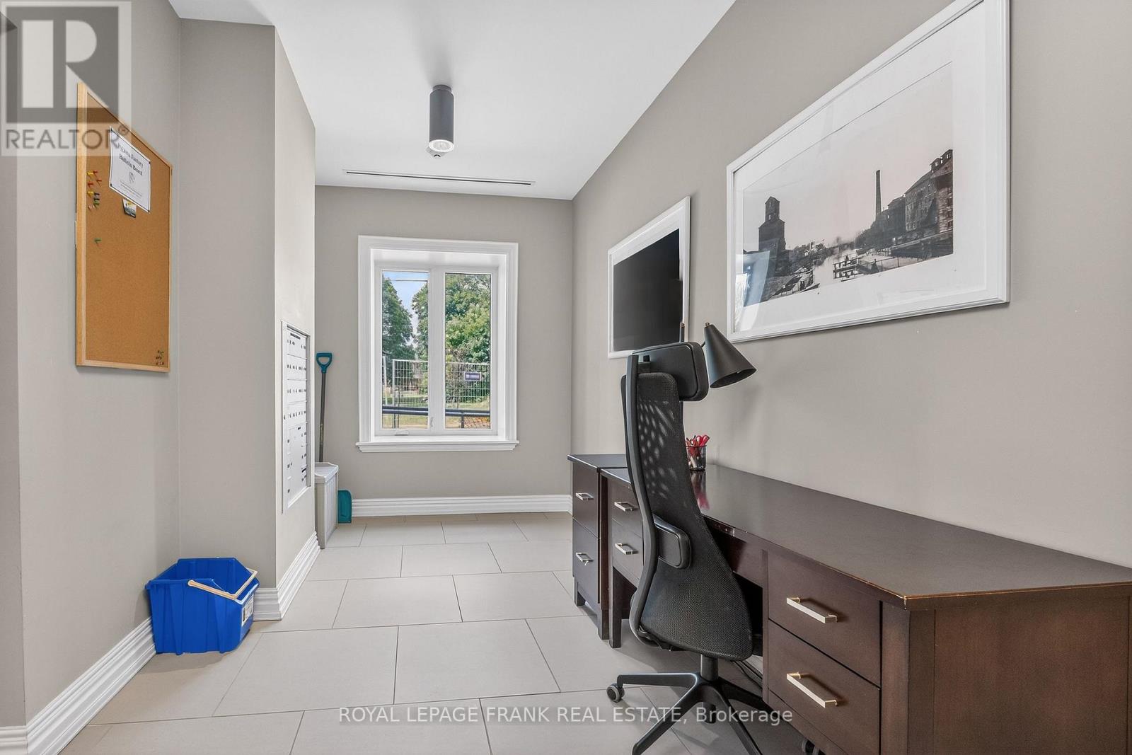 103 - 25 King Street, Kawartha Lakes, Ontario K9V 1C7 - Photo 22 - X12922396