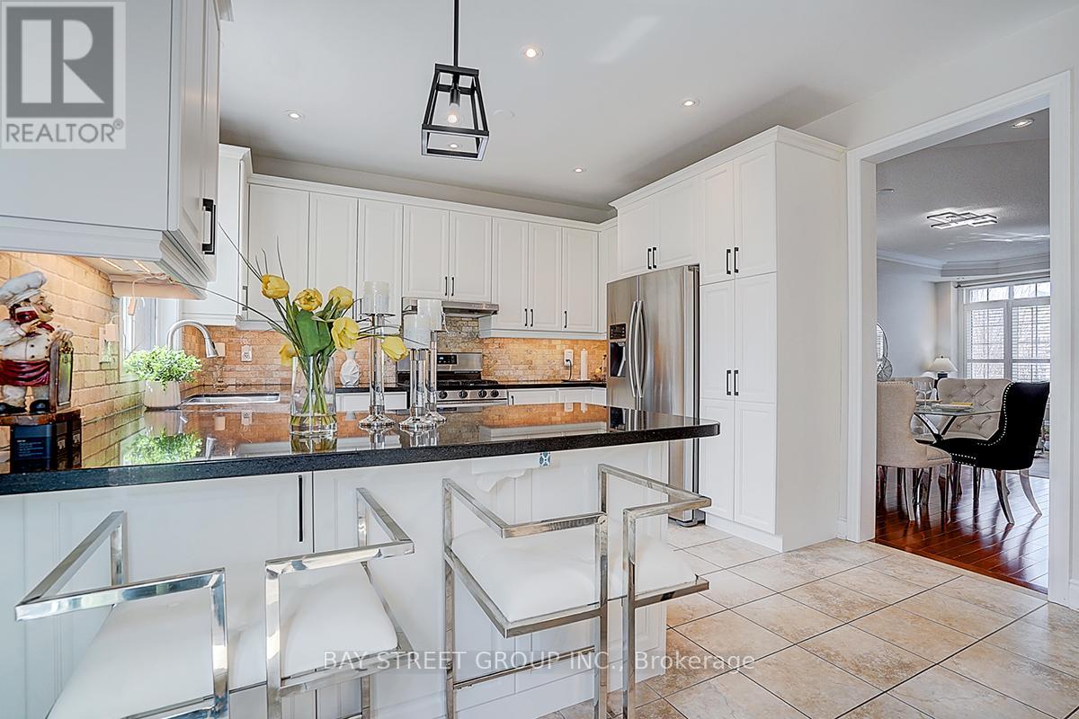 1011 Nellie Little Crescent, Newmarket, Ontario  L3X 3E6 - Photo 17 - N12922288