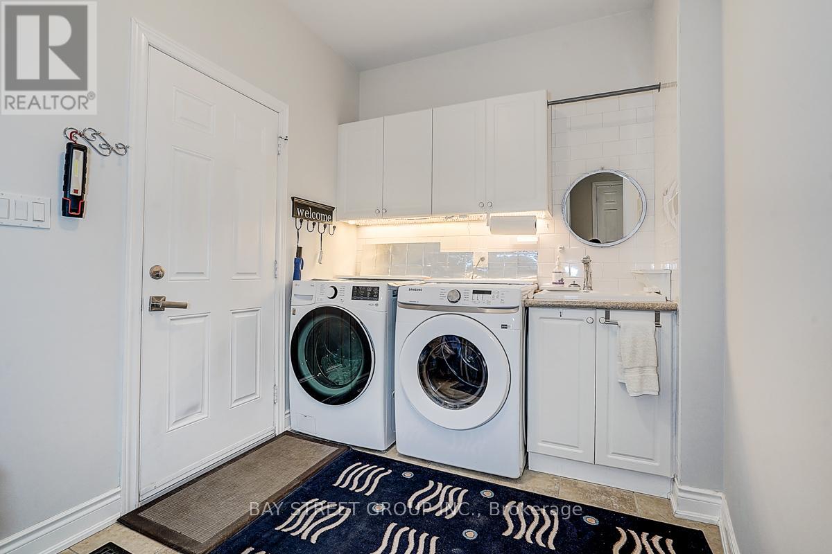 1011 Nellie Little Crescent, Newmarket, Ontario  L3X 3E6 - Photo 43 - N12922288