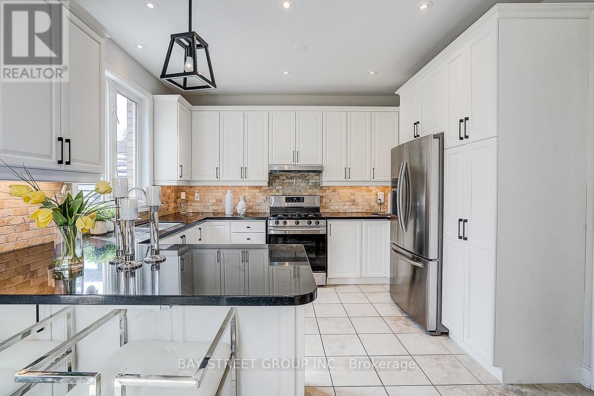 1011 Nellie Little Crescent, Newmarket, Ontario  L3X 3E6 - Photo 14 - N12922288