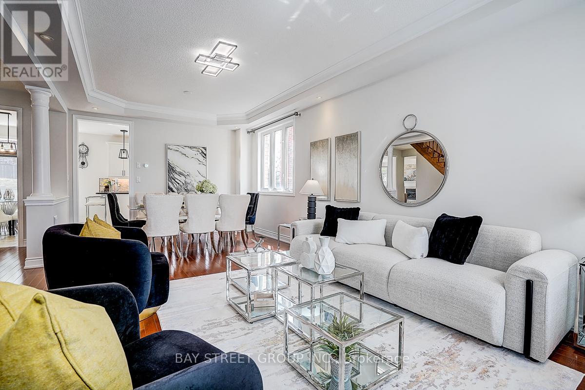 1011 Nellie Little Crescent, Newmarket, Ontario  L3X 3E6 - Photo 5 - N12922288