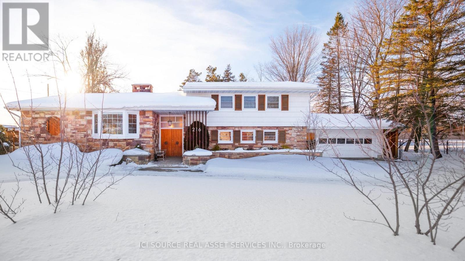 216 Brockville Street, Smiths Falls, Ontario  K7A 3Z4 - Photo 2 - X12847464