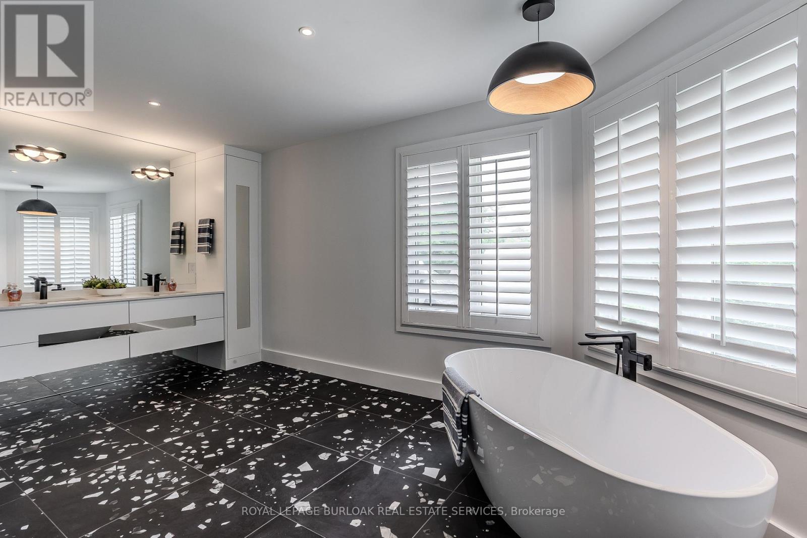 1400 Tamworth Court, Burlington, Ontario  L7P 4V3 - Photo 22 - W12691598