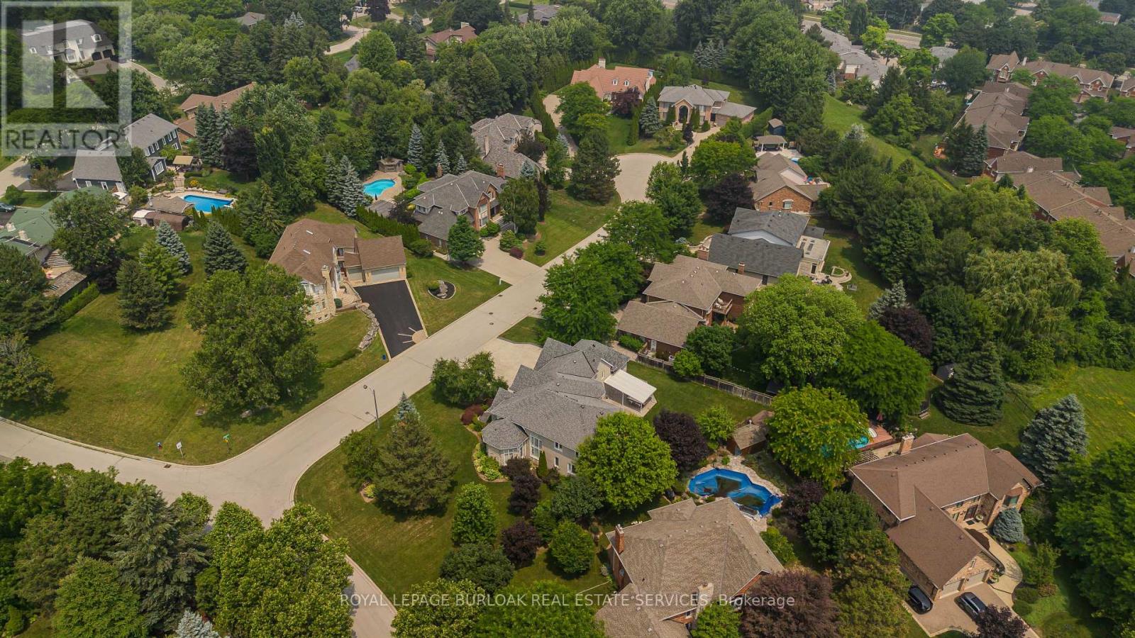 1400 Tamworth Court, Burlington, Ontario  L7P 4V3 - Photo 2 - W12691598