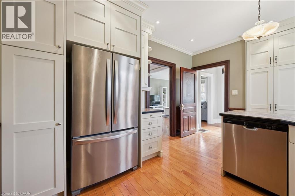 20 Linden Avenue, Kitchener, Ontario  N2G 2A4 - Photo 14 - 40800816