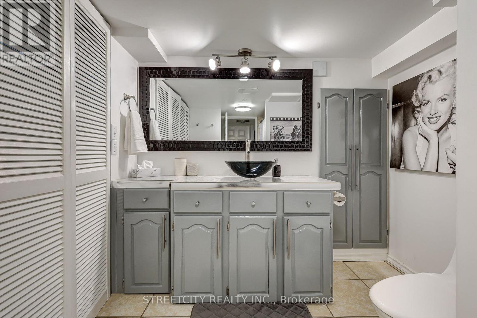 Photo 21 of 37 for 483 Clarke Road