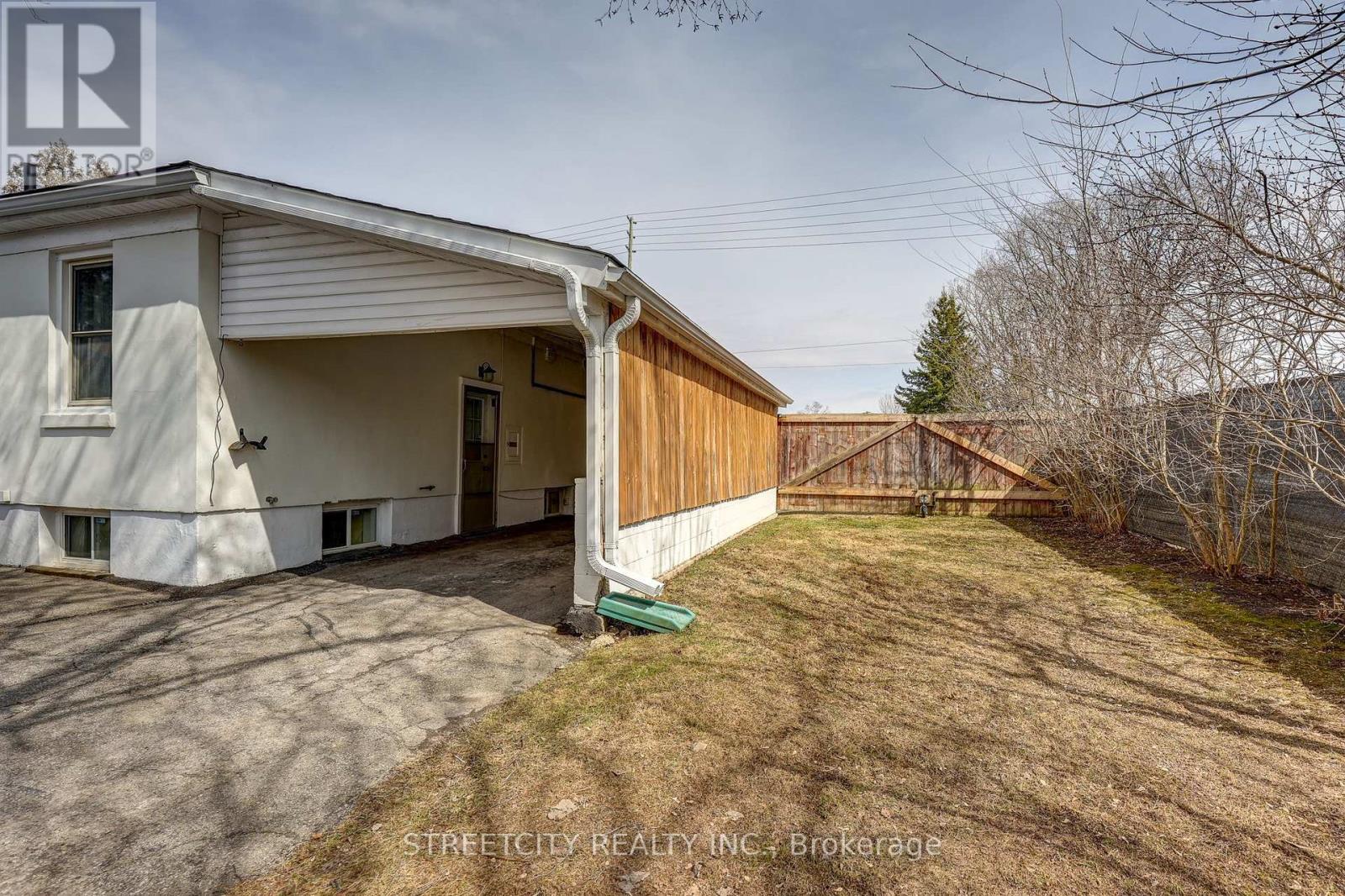 Photo 26 of 37 for 483 Clarke Road