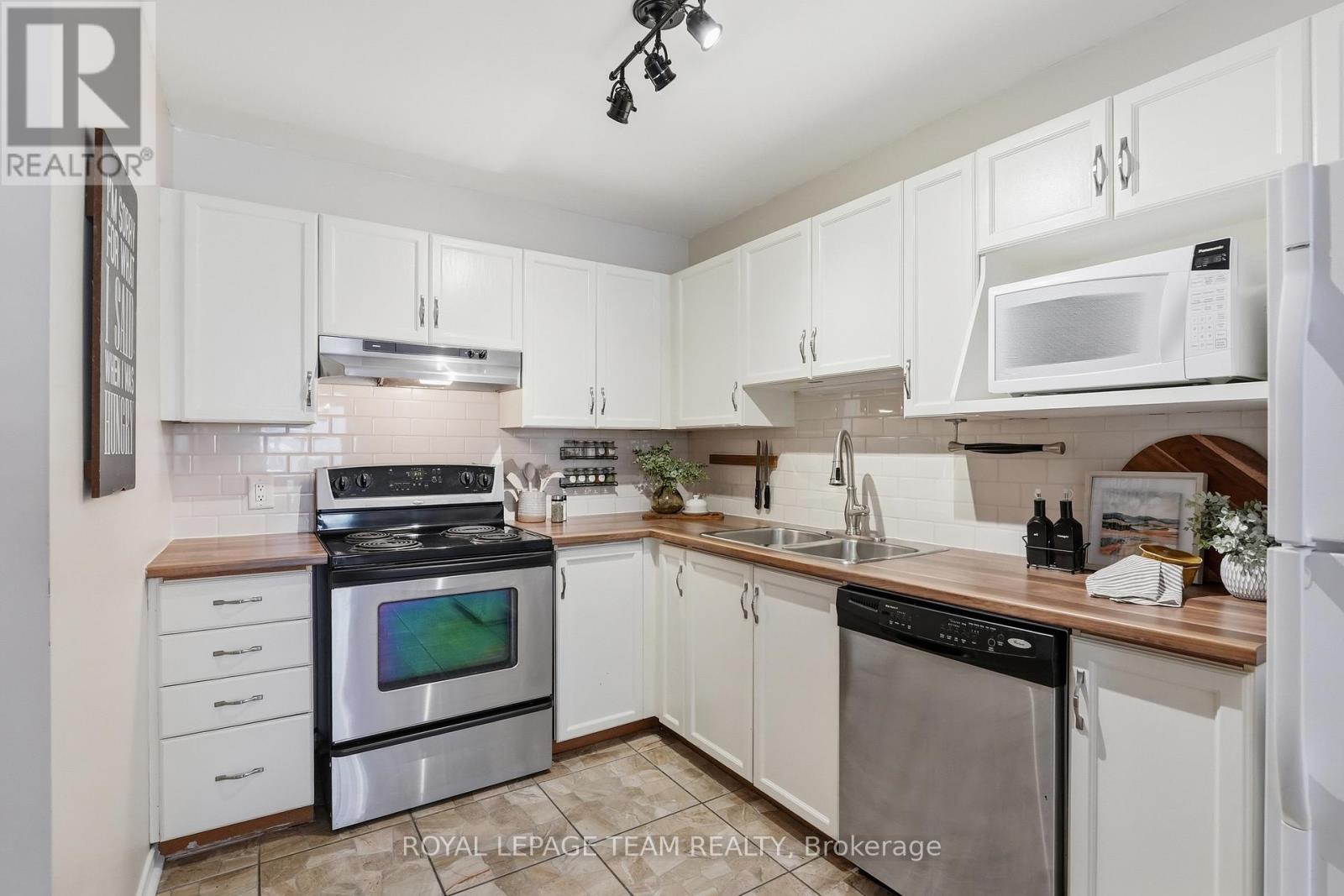 11 Furlong Crescent, Ottawa, Ontario  K2M 2J1 - Photo 14 - X12922384