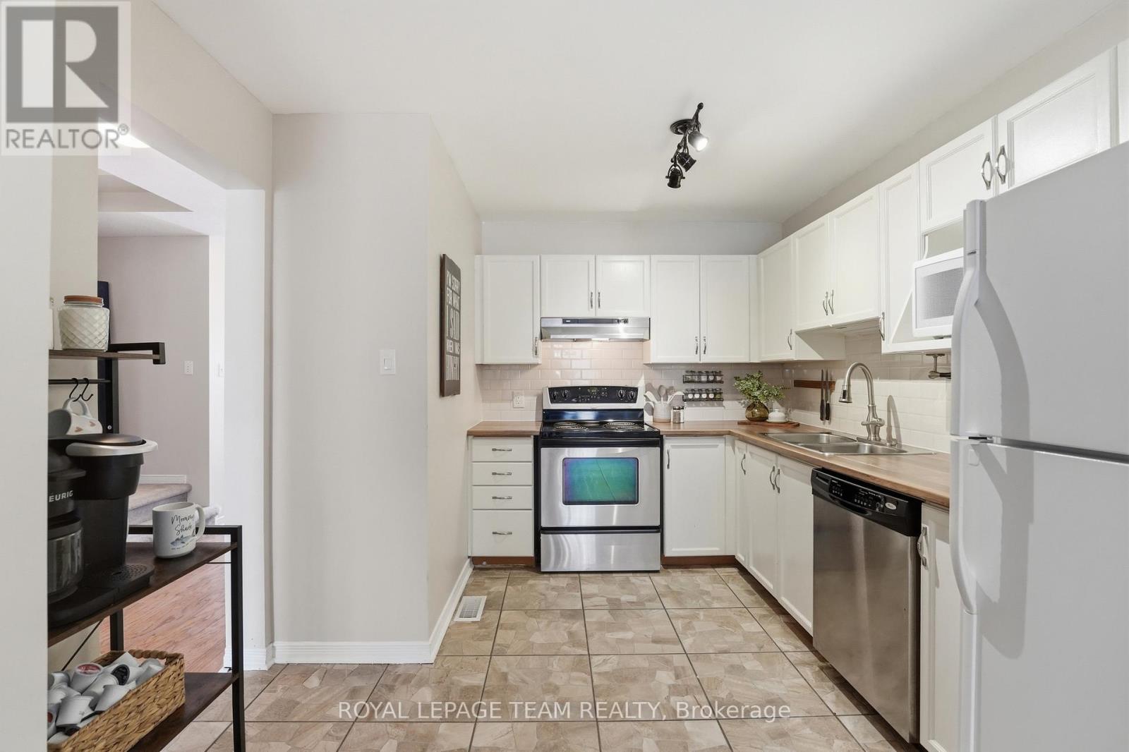 11 Furlong Crescent, Ottawa, Ontario  K2M 2J1 - Photo 16 - X12922384