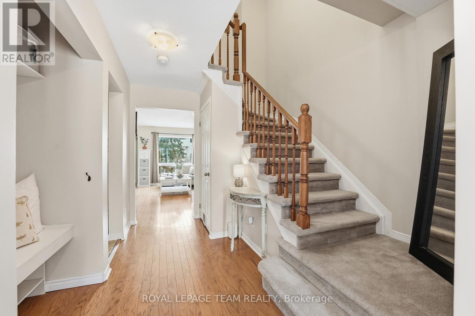 11 Furlong Crescent, Ottawa, Ontario  K2M 2J1 - Photo 4 - X12922384