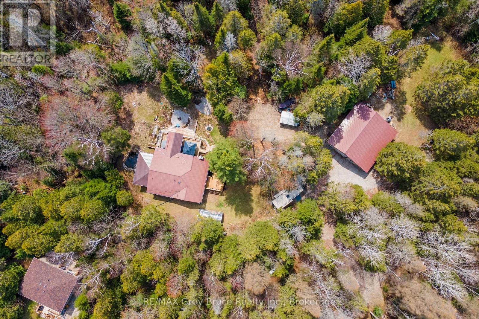 33 Woodstock Avenue, Northern Bruce Peninsula, Ontario  N0H 2M0 - Photo 2 - X12922444