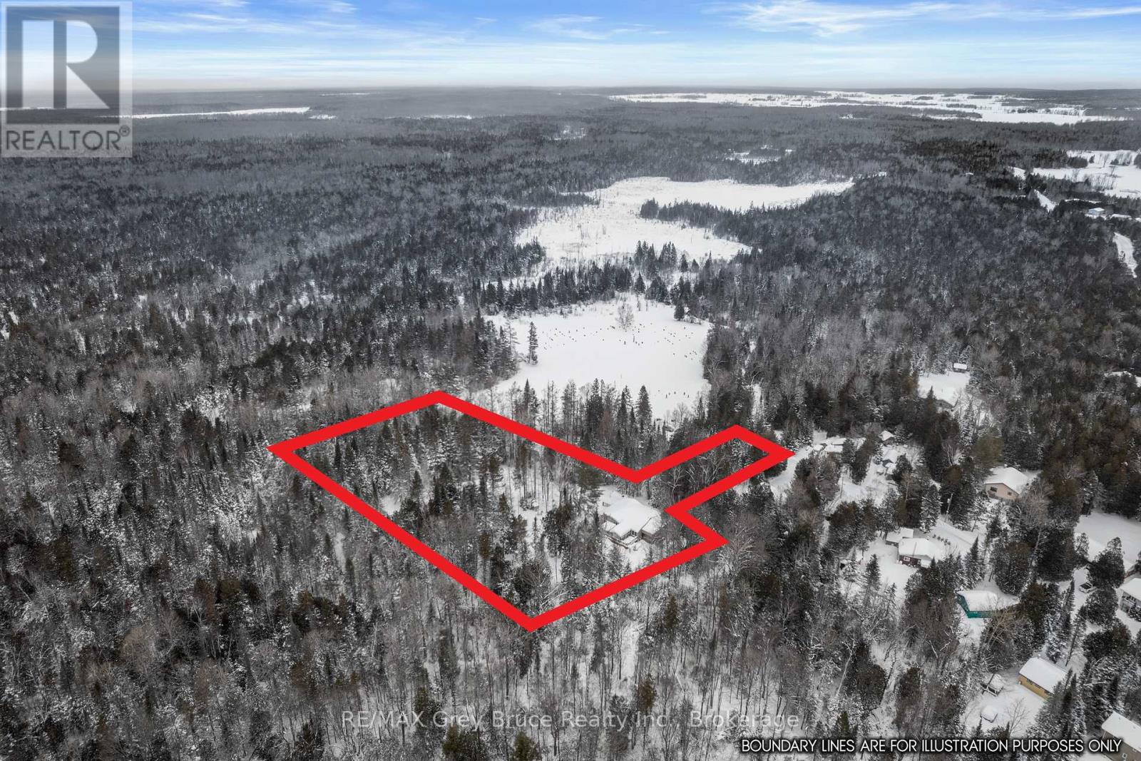 33 Woodstock Avenue, Northern Bruce Peninsula, Ontario  N0H 2M0 - Photo 3 - X12922444