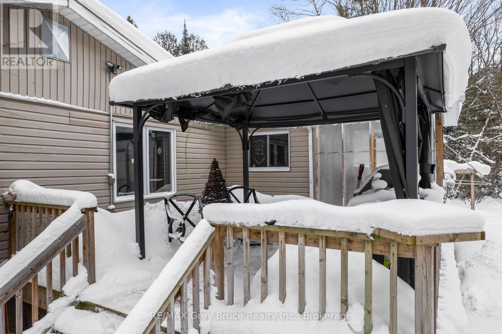 33 Woodstock Avenue, Northern Bruce Peninsula, Ontario  N0H 2M0 - Photo 34 - X12922444