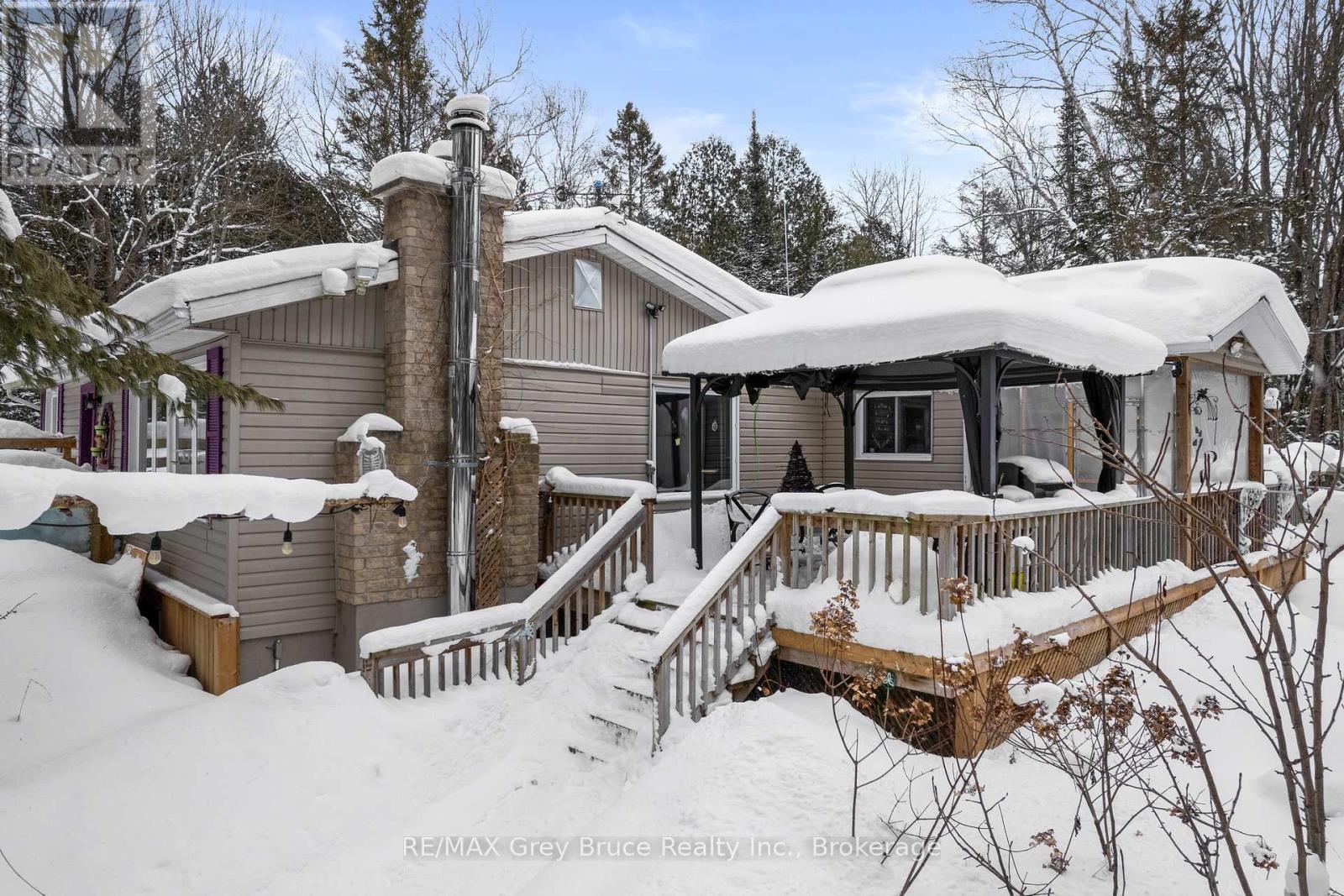 33 Woodstock Avenue, Northern Bruce Peninsula, Ontario  N0H 2M0 - Photo 35 - X12922444