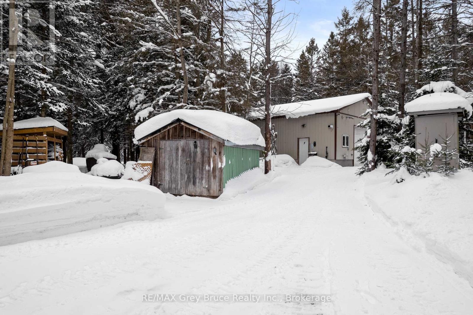 33 Woodstock Avenue, Northern Bruce Peninsula, Ontario  N0H 2M0 - Photo 42 - X12922444