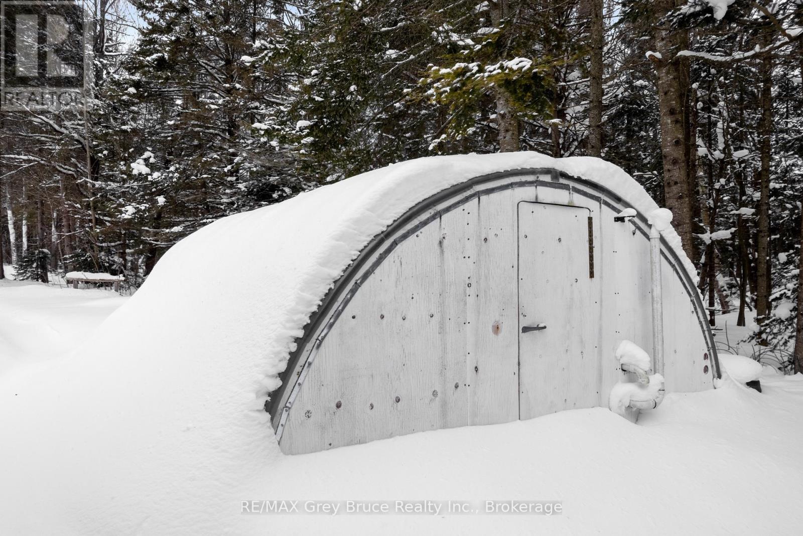 33 Woodstock Avenue, Northern Bruce Peninsula, Ontario  N0H 2M0 - Photo 44 - X12922444